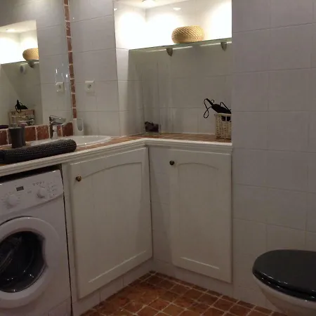 아파트 Vieille 1 - Luca's Apartment, 1 Bedroom, Max 2 Adults And 2 Kids