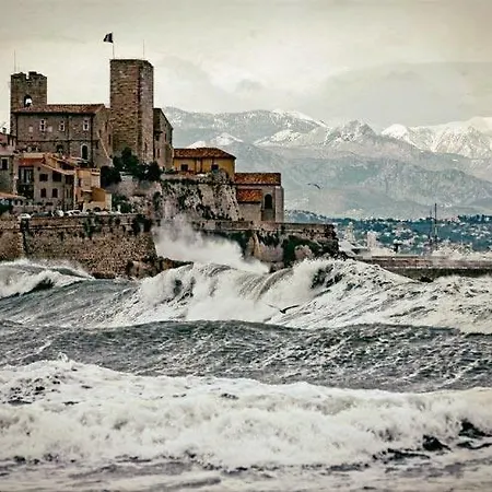 Vieille 1 - Luca's Apartment, 1 Bedroom, Max 2 Adults And 2 Kids * Antibes