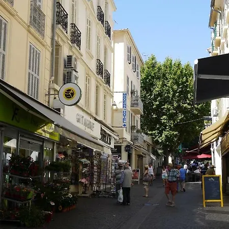 Vieille 1 - Luca's Apartment, 1 Bedroom, Max 2 Adults And 2 Kids Antibes