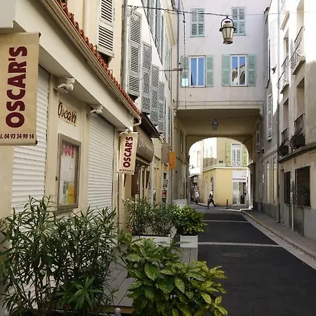 Vieille 1 - Luca's Apartment, 1 Bedroom, Max 2 Adults And 2 Kids * Antibes