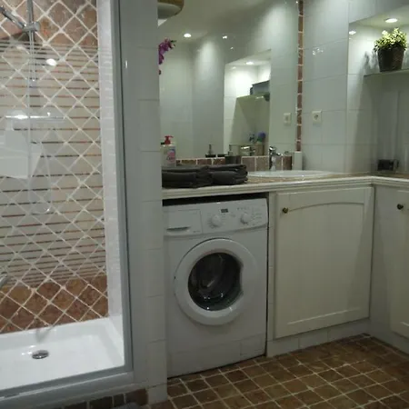 Vieille 1 - Luca's Apartment, 1 Bedroom, Max 2 Adults And 2 Kids Apartment *