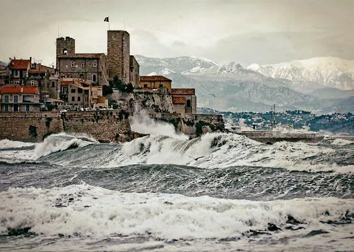 Vieille 1 - Luca's Apartment, 1 Bedroom, Max 2 Adults And 2 Kids * Antibes