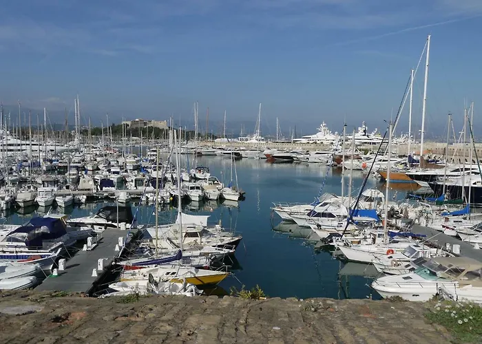 Vieille 1 - Luca's Apartment, 1 Bedroom, Max 2 Adults And 2 Kids * Antibes