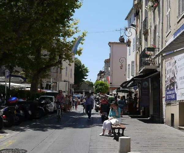 Vieille 1 - Luca's Apartment, 1 Bedroom, Max 2 Adults And 2 Kids Daire Antibes